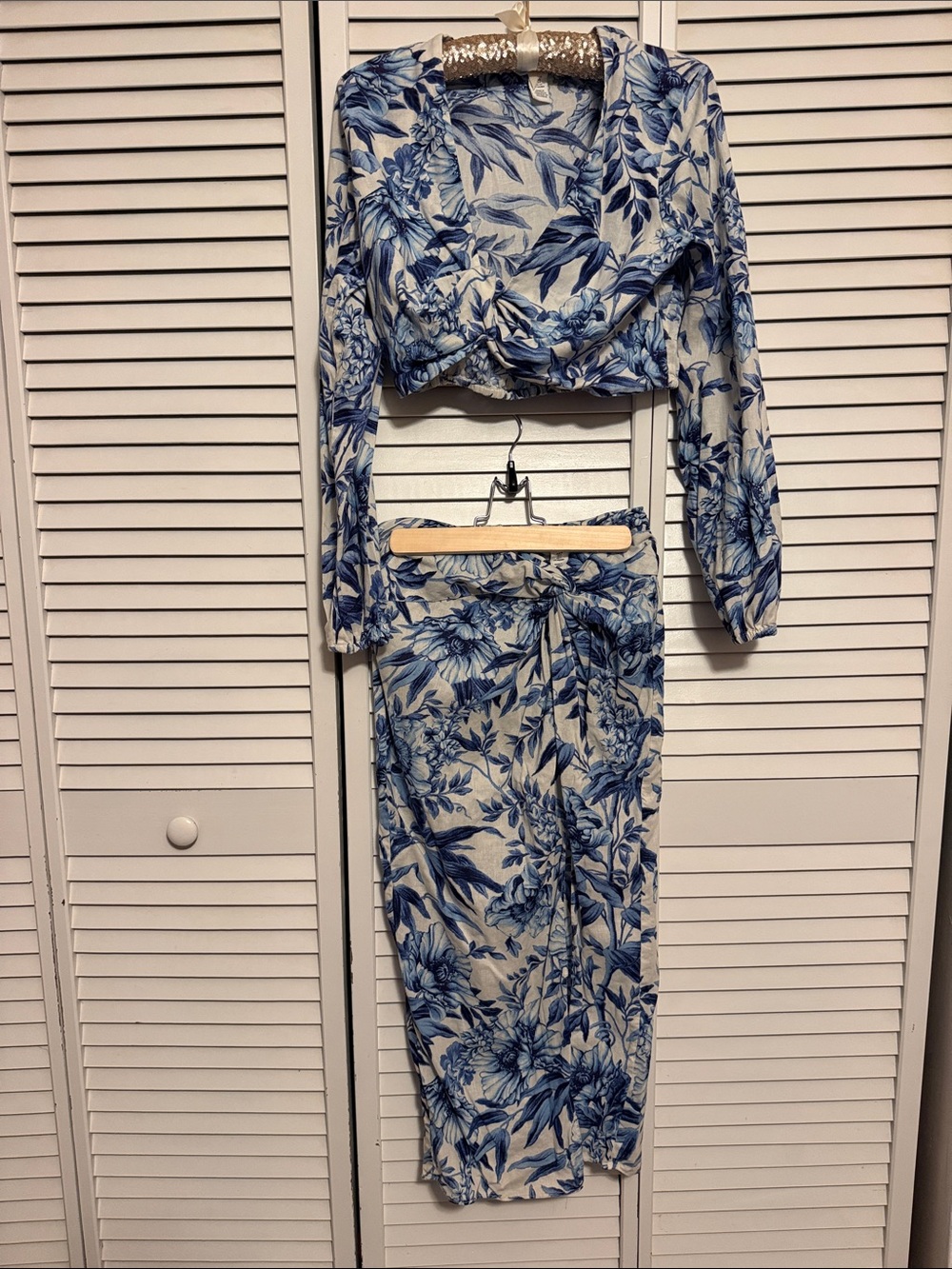 H&M Blue and White Floral Crop Top Set - Women